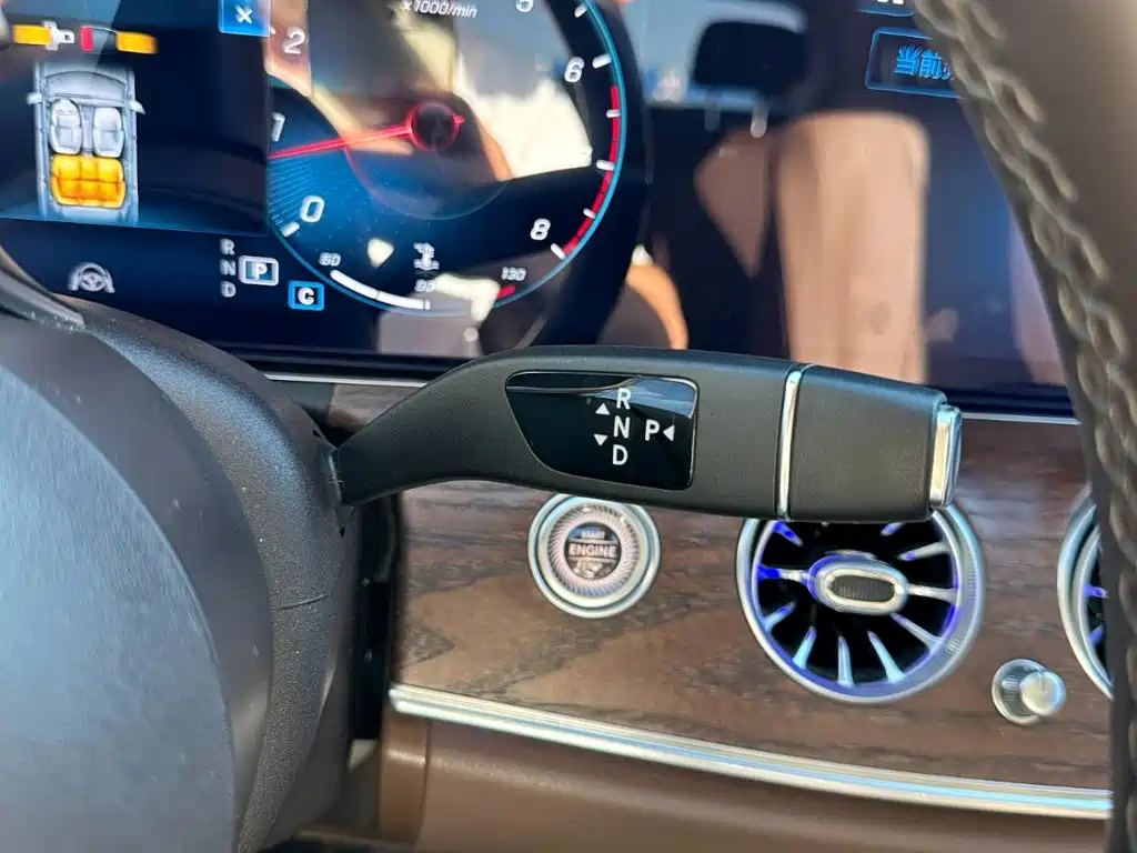 Mercedes-Benz E-Class — миниатюра 23