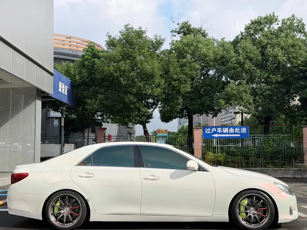 Toyota Reiz — миниатюра 4