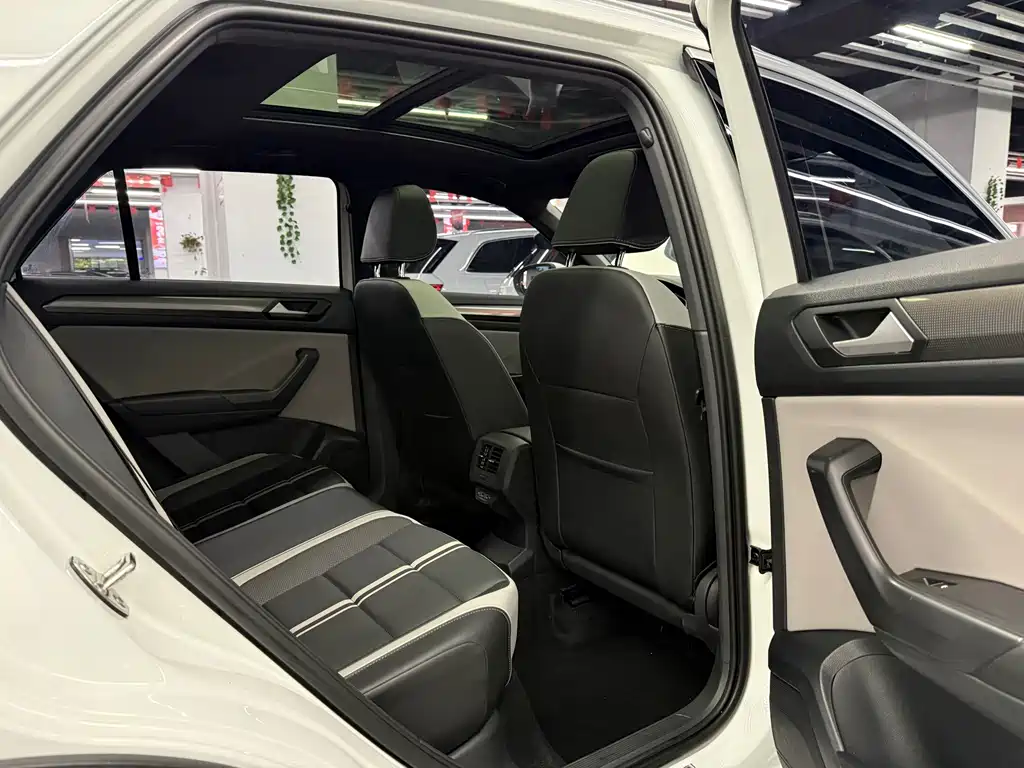 Volkswagen T-Roc — миниатюра 7