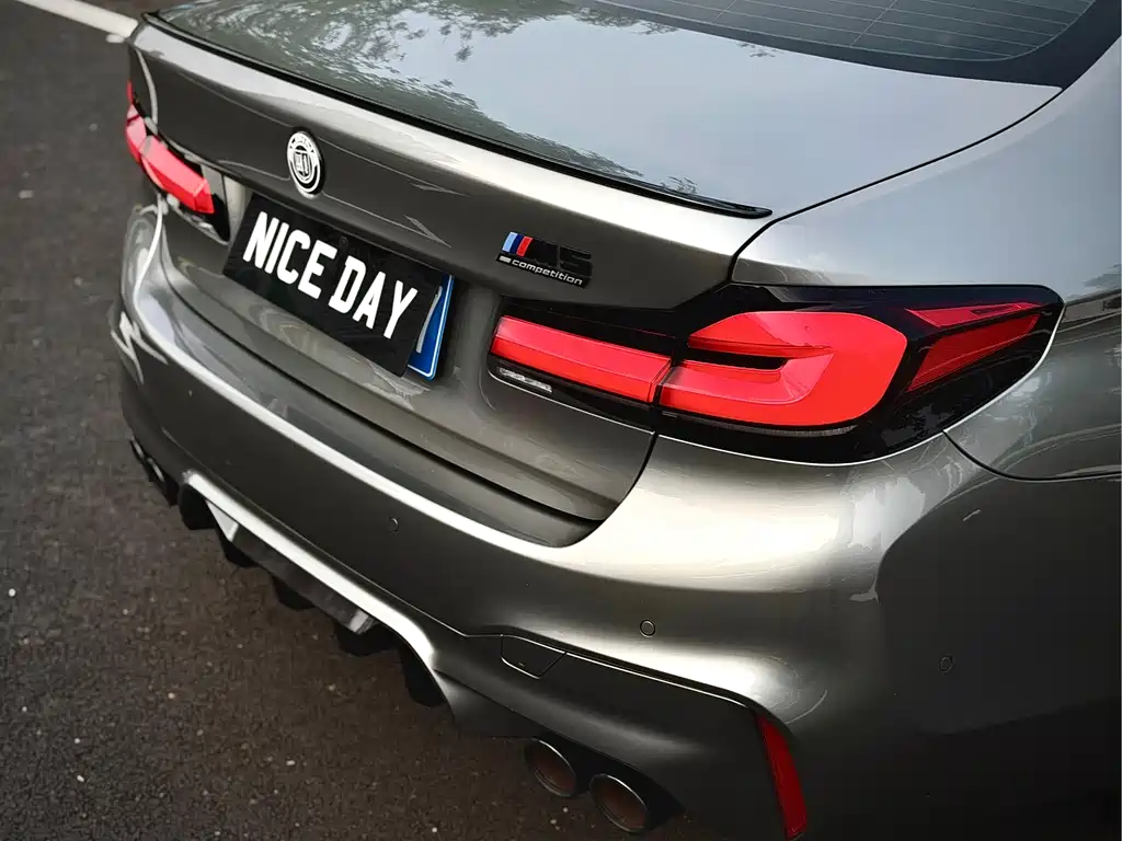 BMW M5 — миниатюра 12