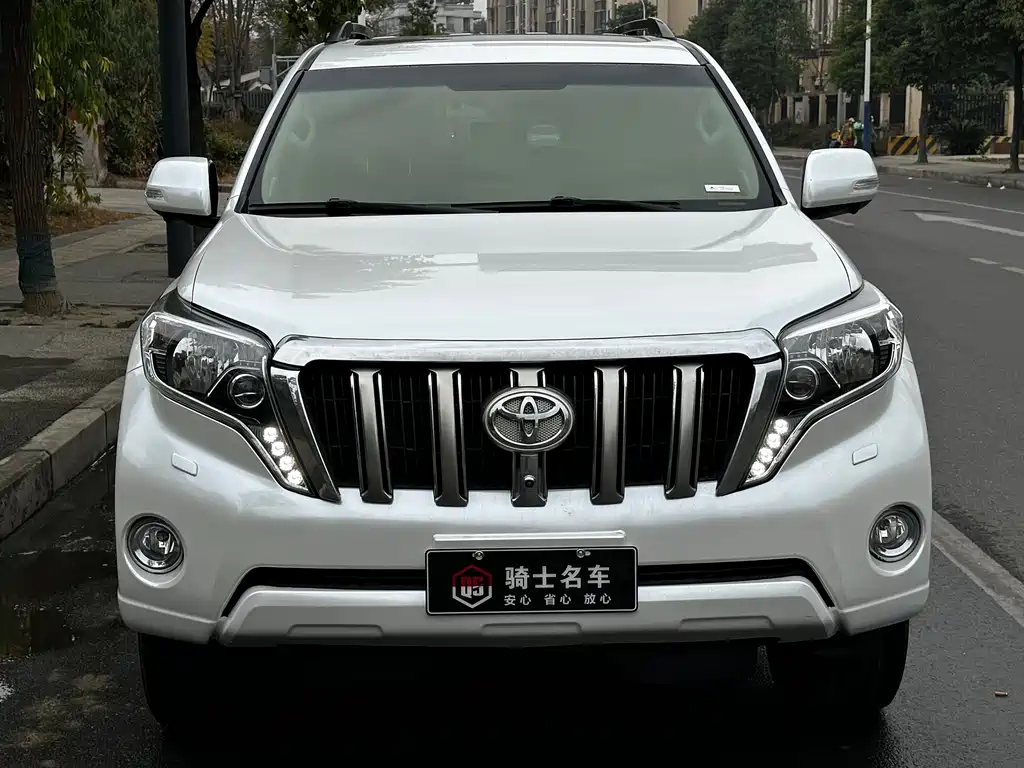 TOYOTA PRADO