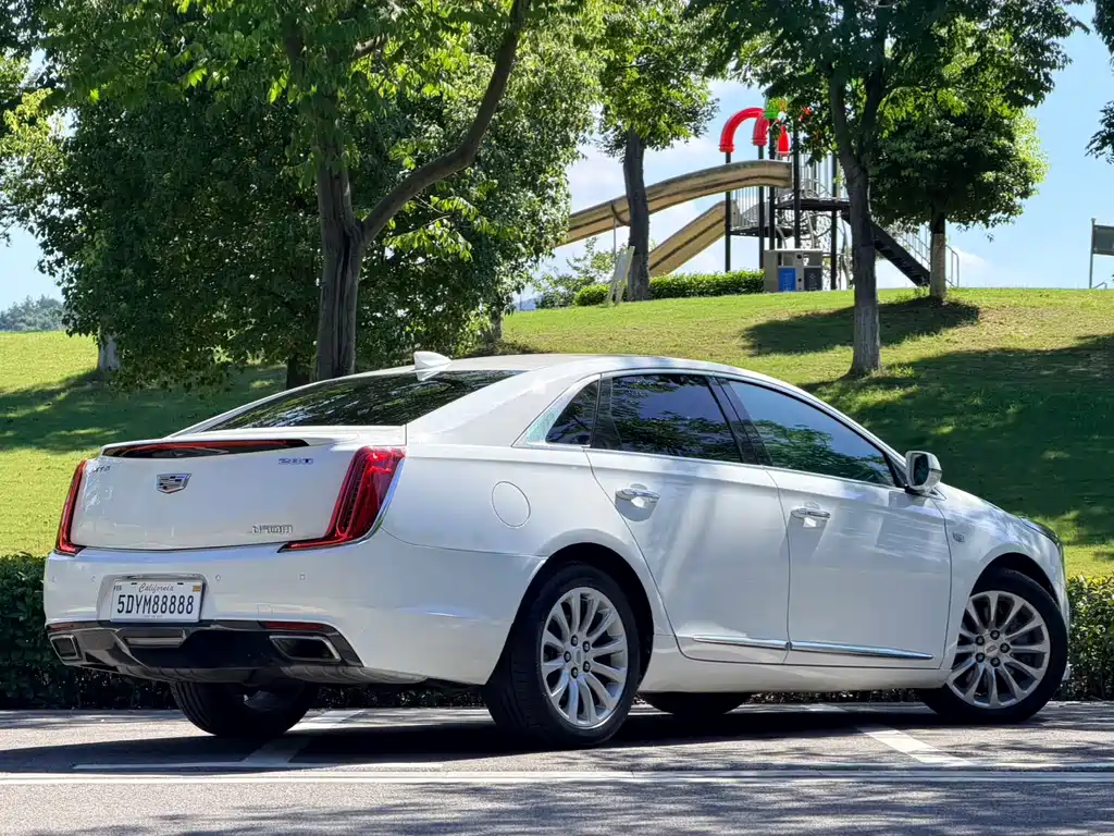 Cadillac XTS — миниатюра 6