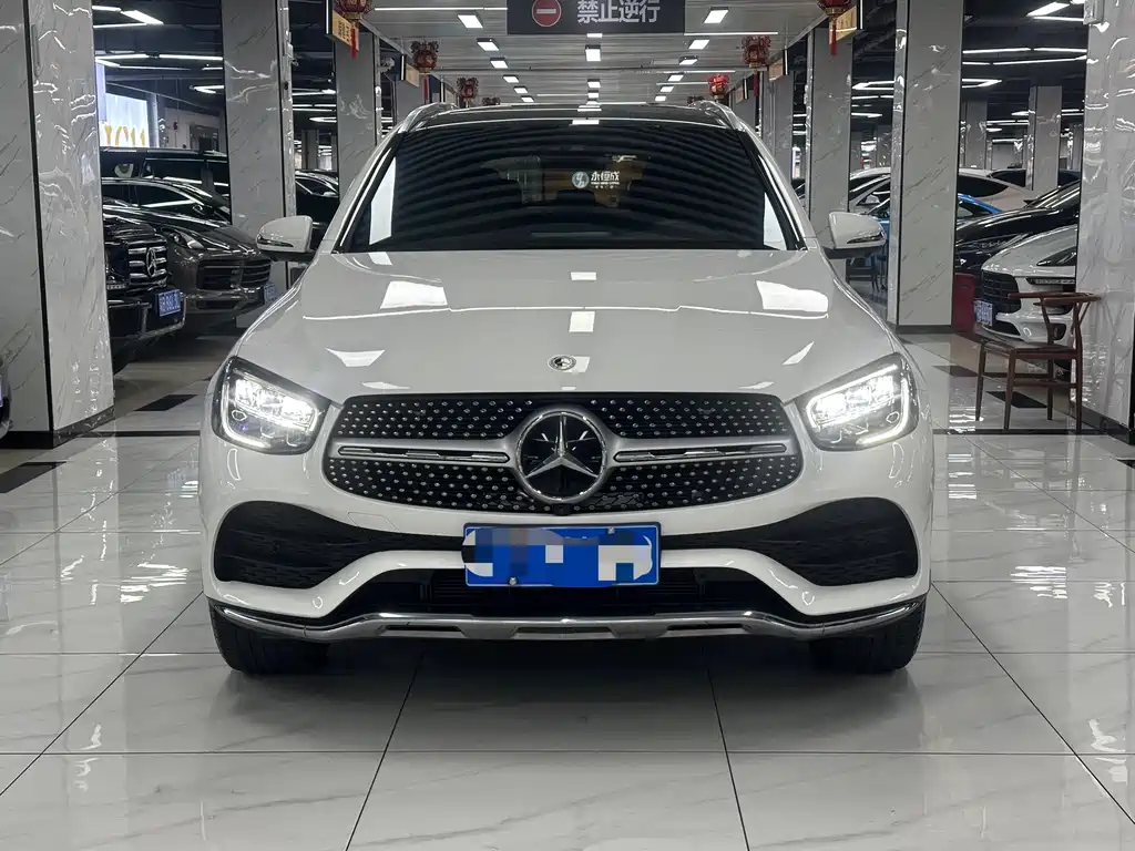 MERCEDES-BENZ GLC