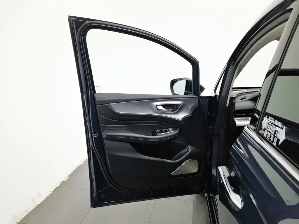 Roewe iMAX8 — миниатюра 8