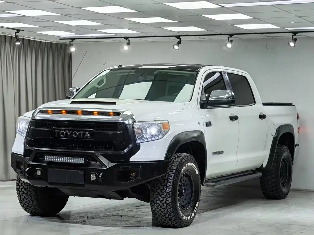 Toyota Tundra 2015 5.7L AT