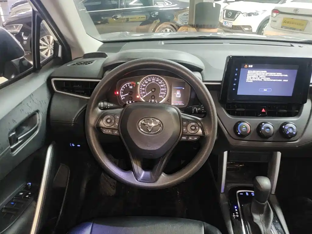 Toyota Corolla Cross — миниатюра 11