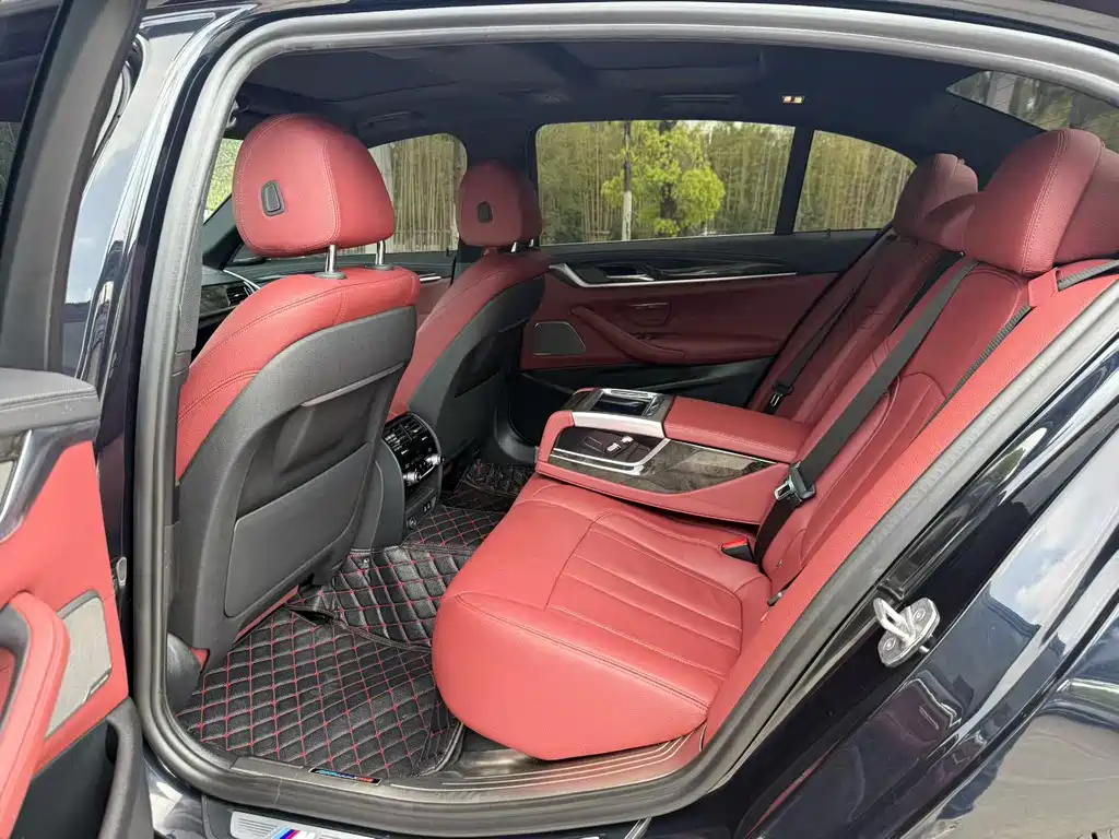 BMW 5 Series — миниатюра 7