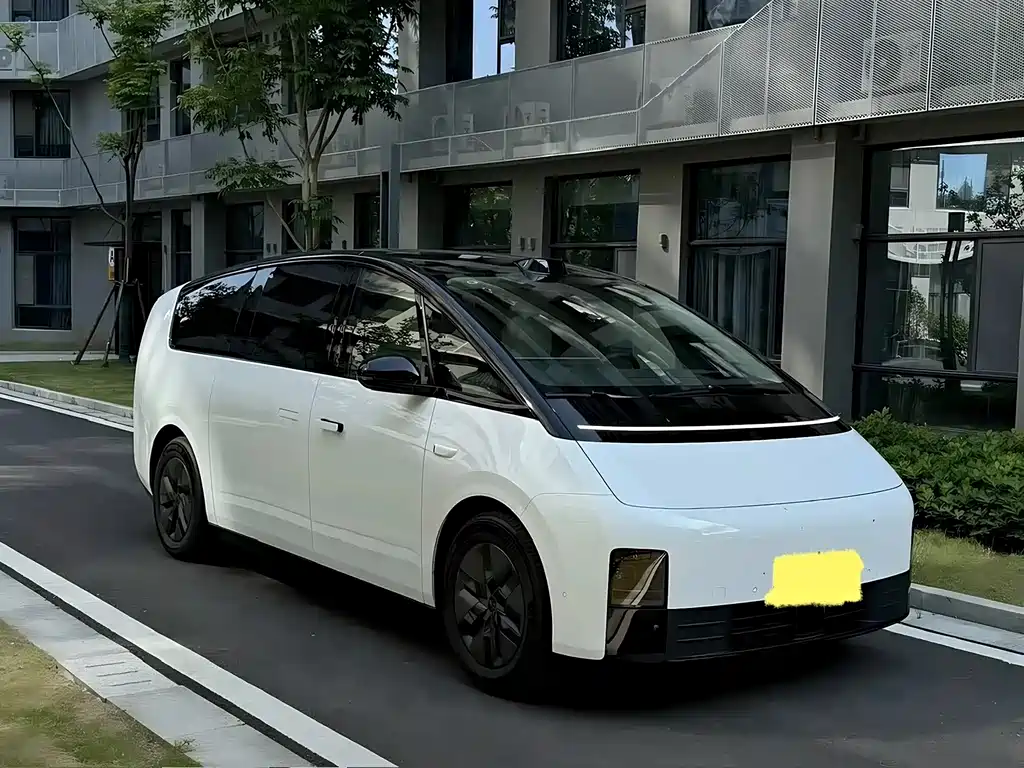 Li Auto Li MEGA — миниатюра 4