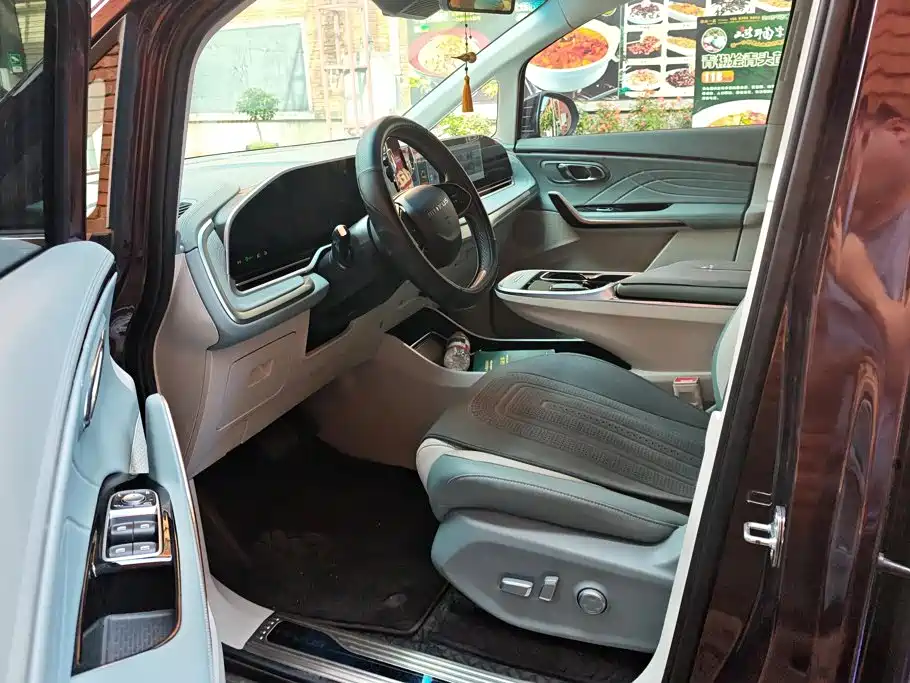 MAXUS G90 — миниатюра 9