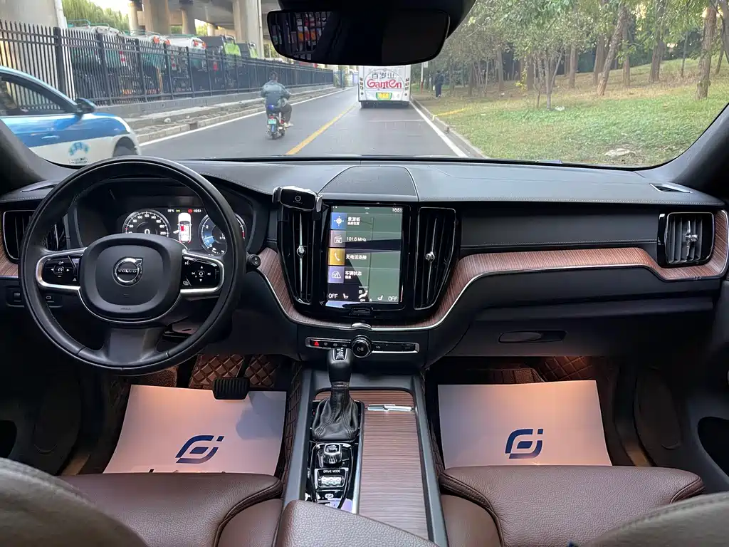 Volvo XC60 — миниатюра 4