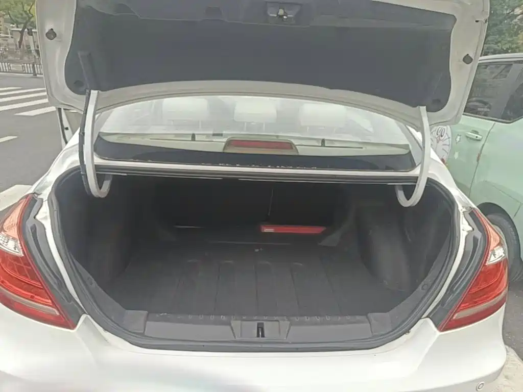 Geely Emgrand — миниатюра 19