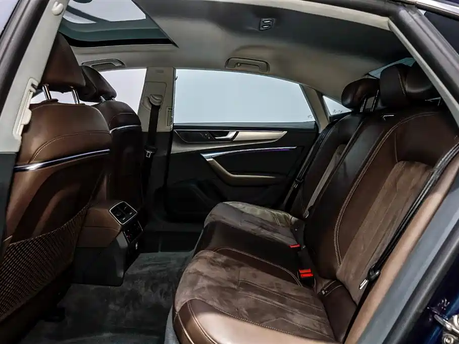 Audi A7L 2024 45TFSI S-line