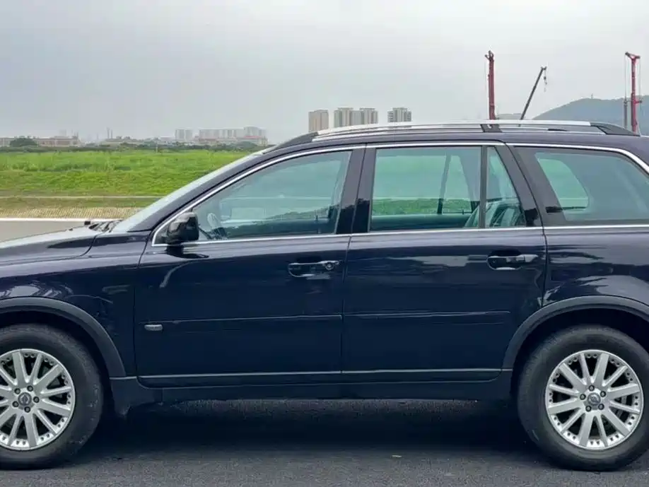 Volvo XC90 2006 4.4 V8 AWD мест Executive