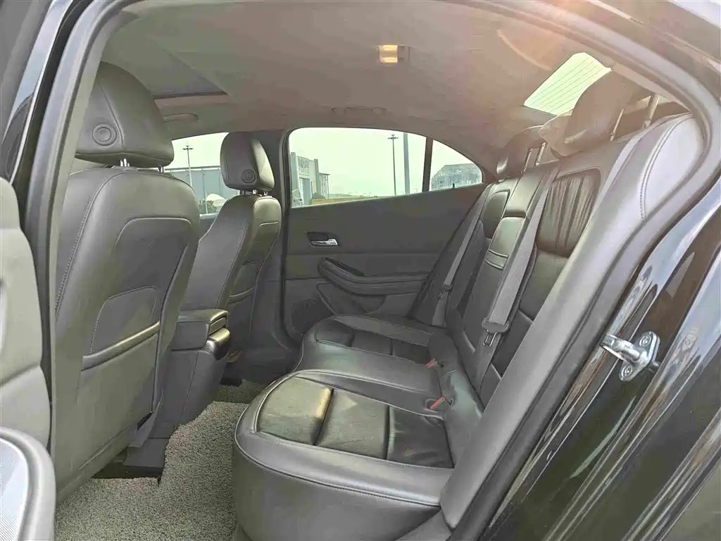Chevrolet Malibu 2012 2.4L AT Luxury