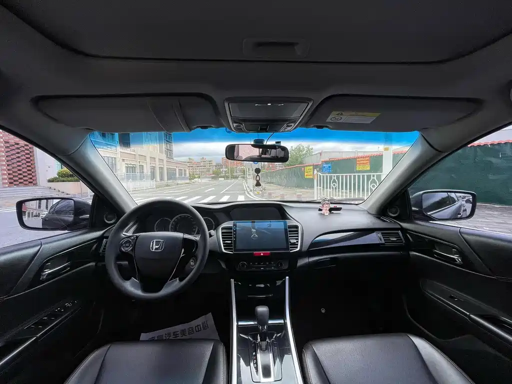Honda Accord — миниатюра 5
