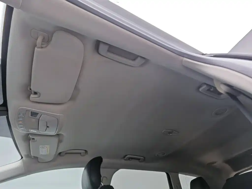 Ford Edge — миниатюра 14