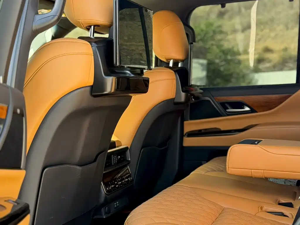 Lexus LX — миниатюра 6
