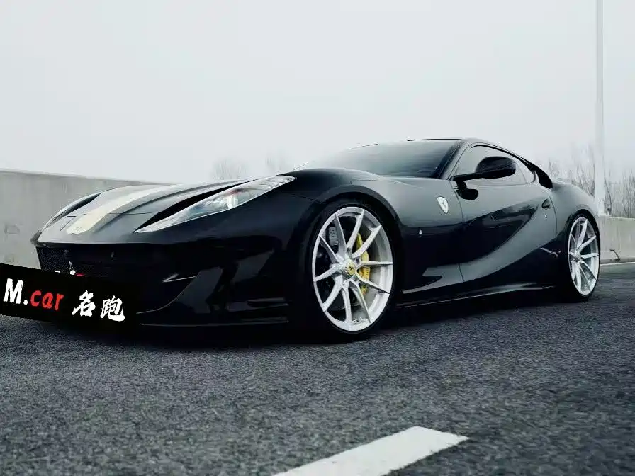 Ferrari 812