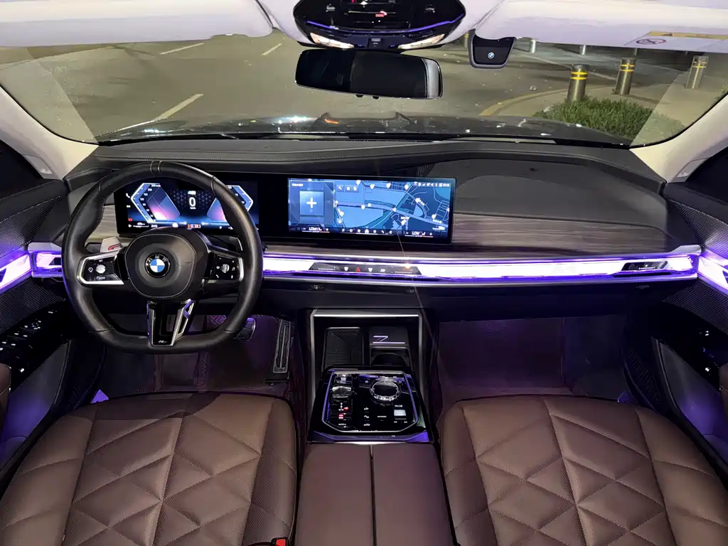 BMW 7 Series — миниатюра 6