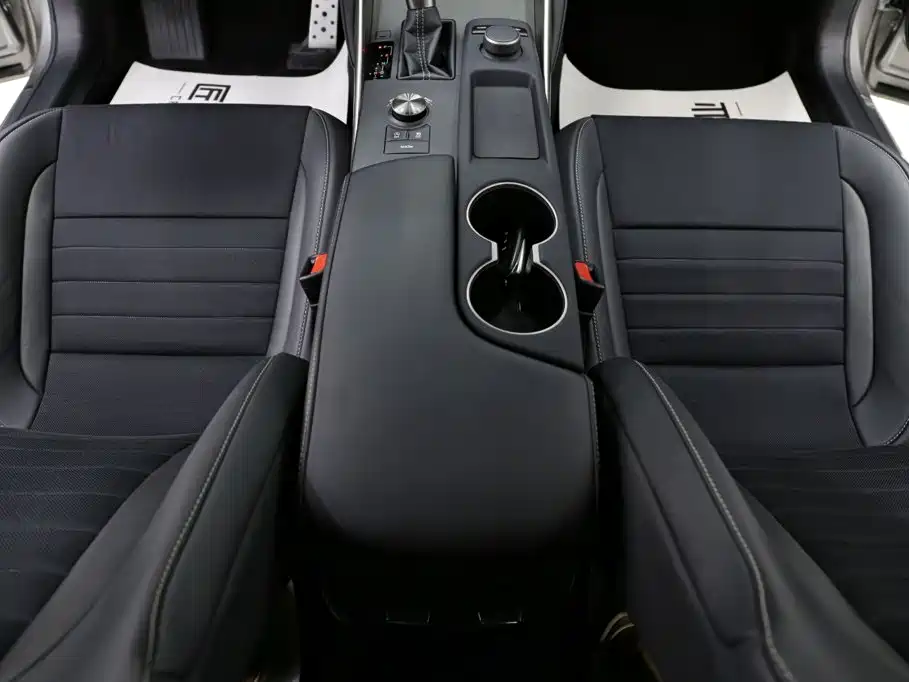 Lexus IS — миниатюра 10