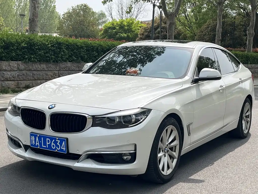 BMW 3 Series GT 3 GT 2017 320i Luxury