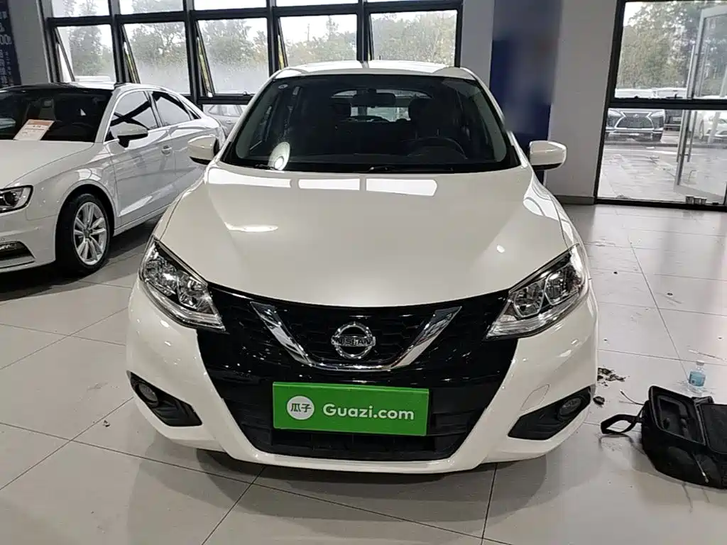 Nissan Tiida — миниатюра 3