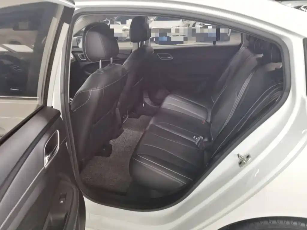 Roewe i5 — миниатюра 17