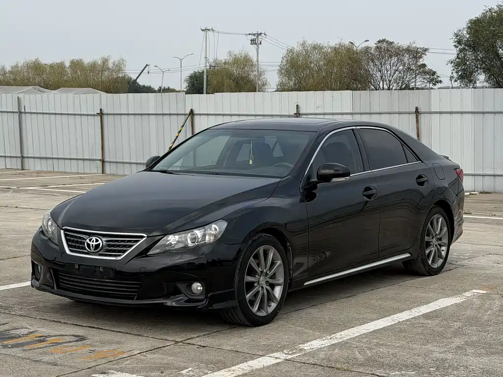 Toyota Reiz