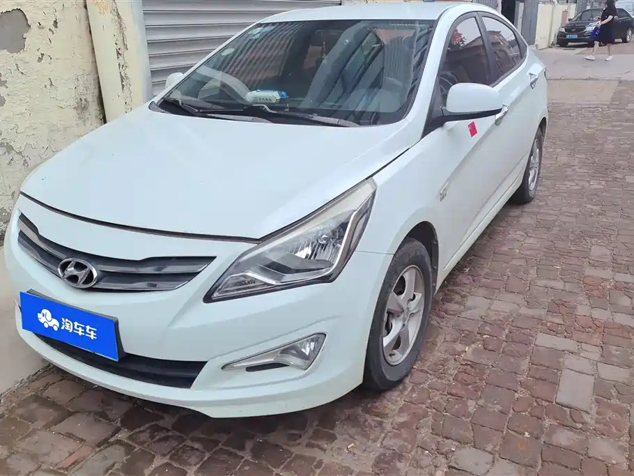 Hyundai 2016 1.4L MT GLS