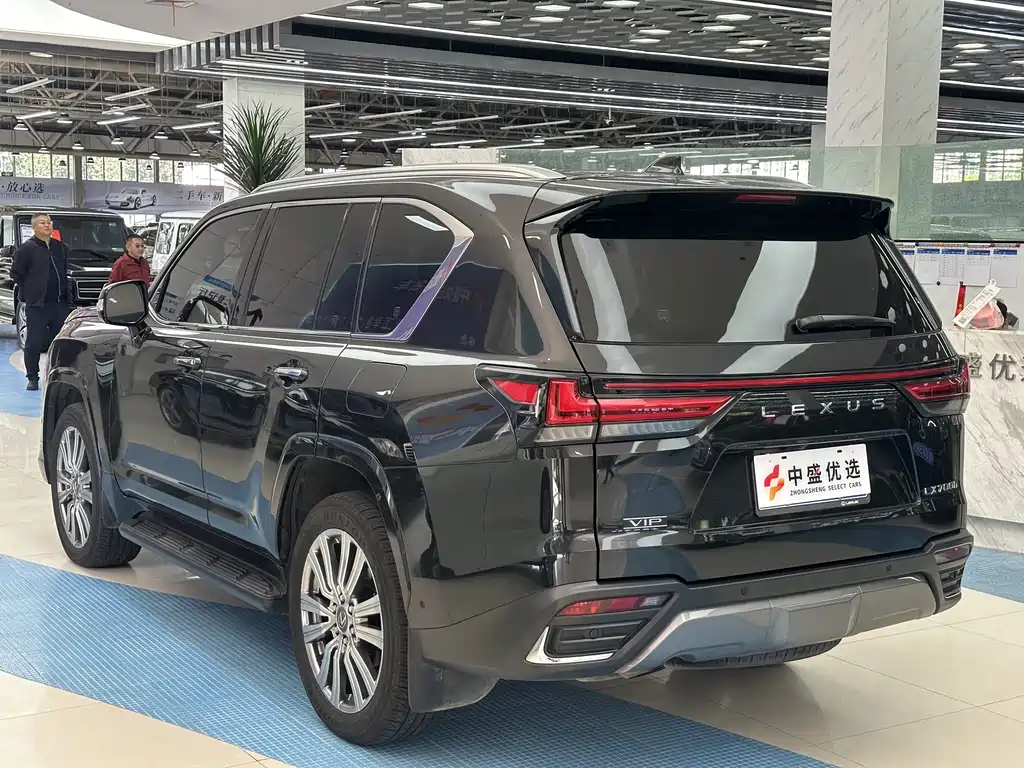 Lexus LX — миниатюра 8