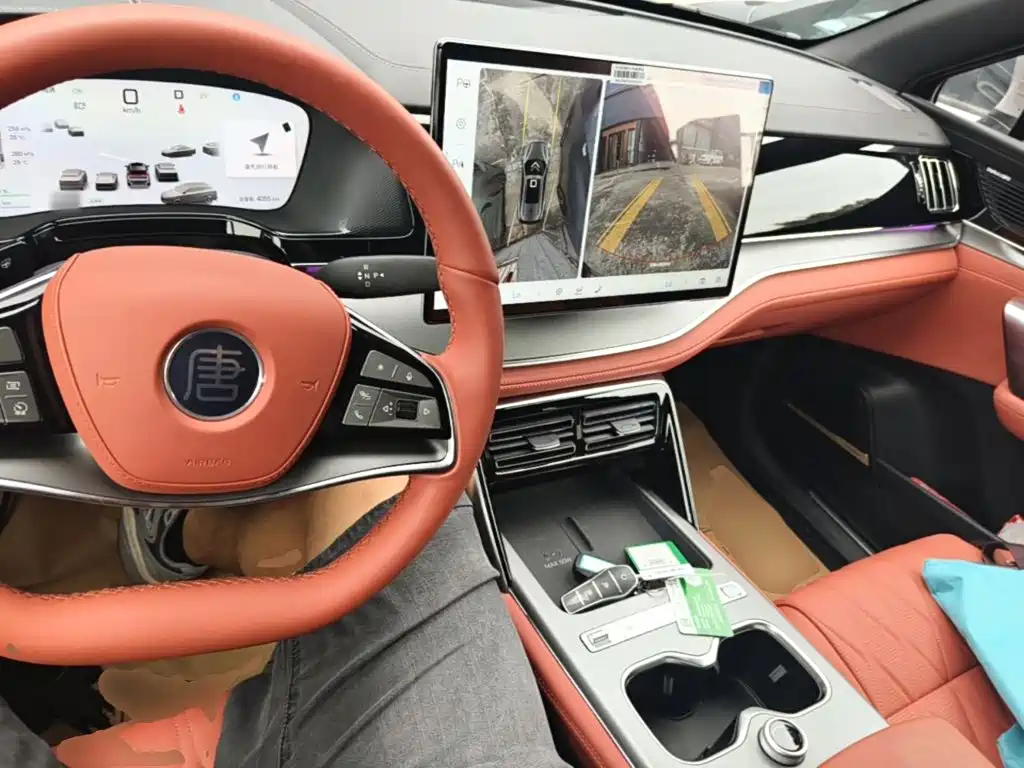 BYD Tang 2025 Smart Drive DM-i 175KM