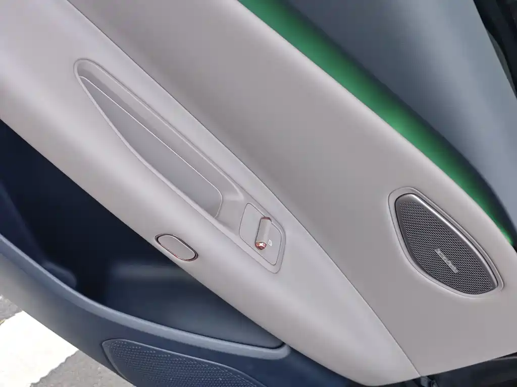 Lynk & Co Z10 — миниатюра 17