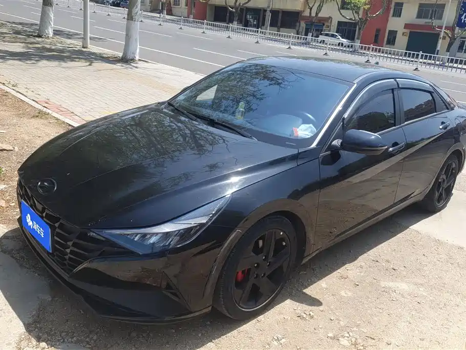 Hyundai Elantra 2022