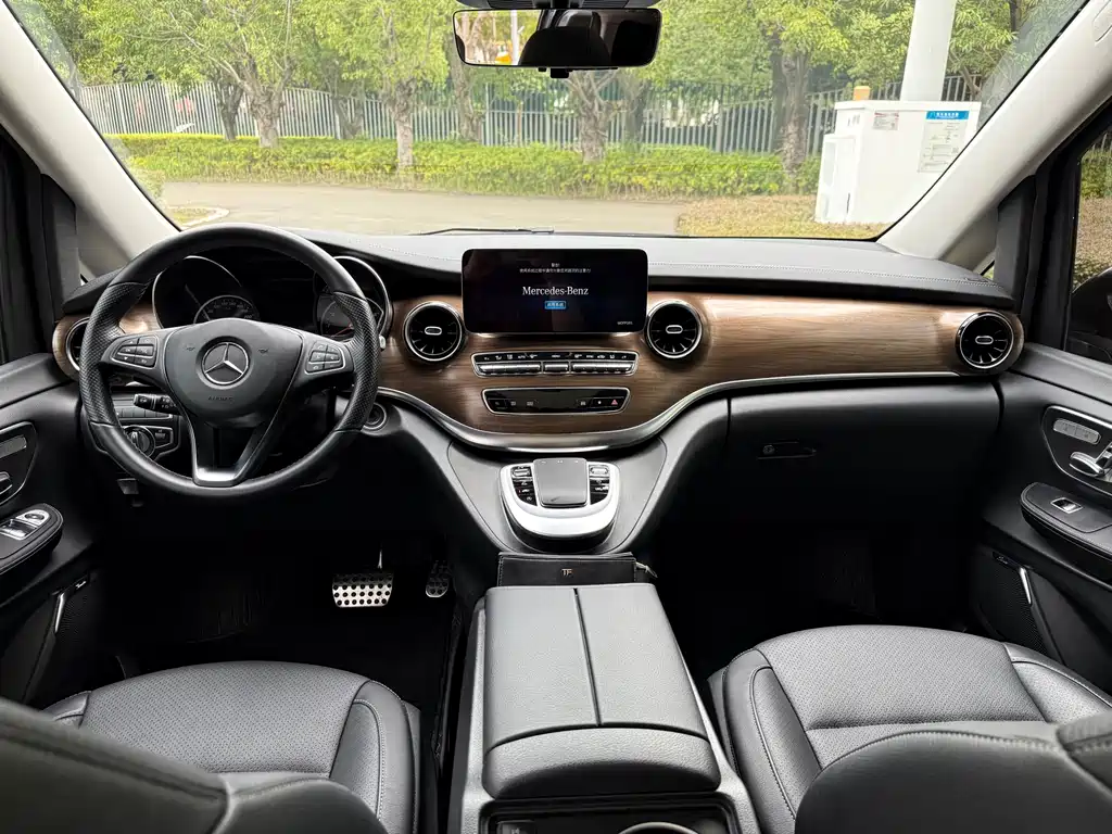 MERCEDES-BENZ V CLASS