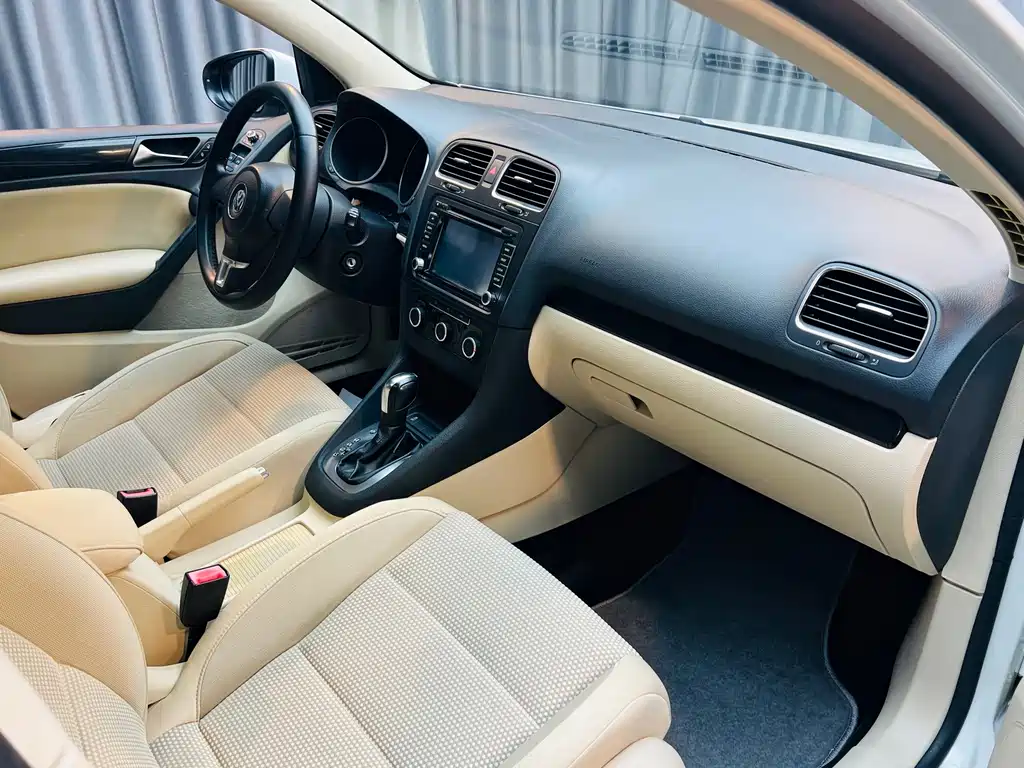 Volkswagen Golf — миниатюра 10