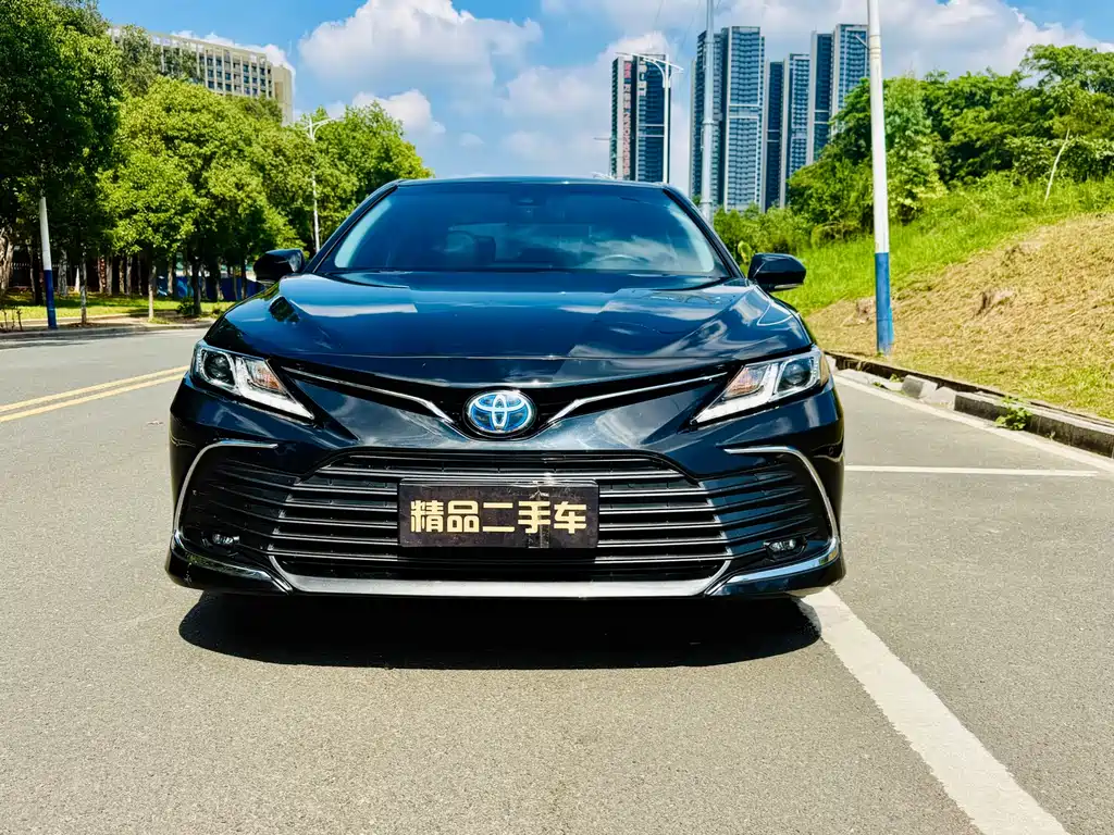 Toyota Camry — миниатюра 2
