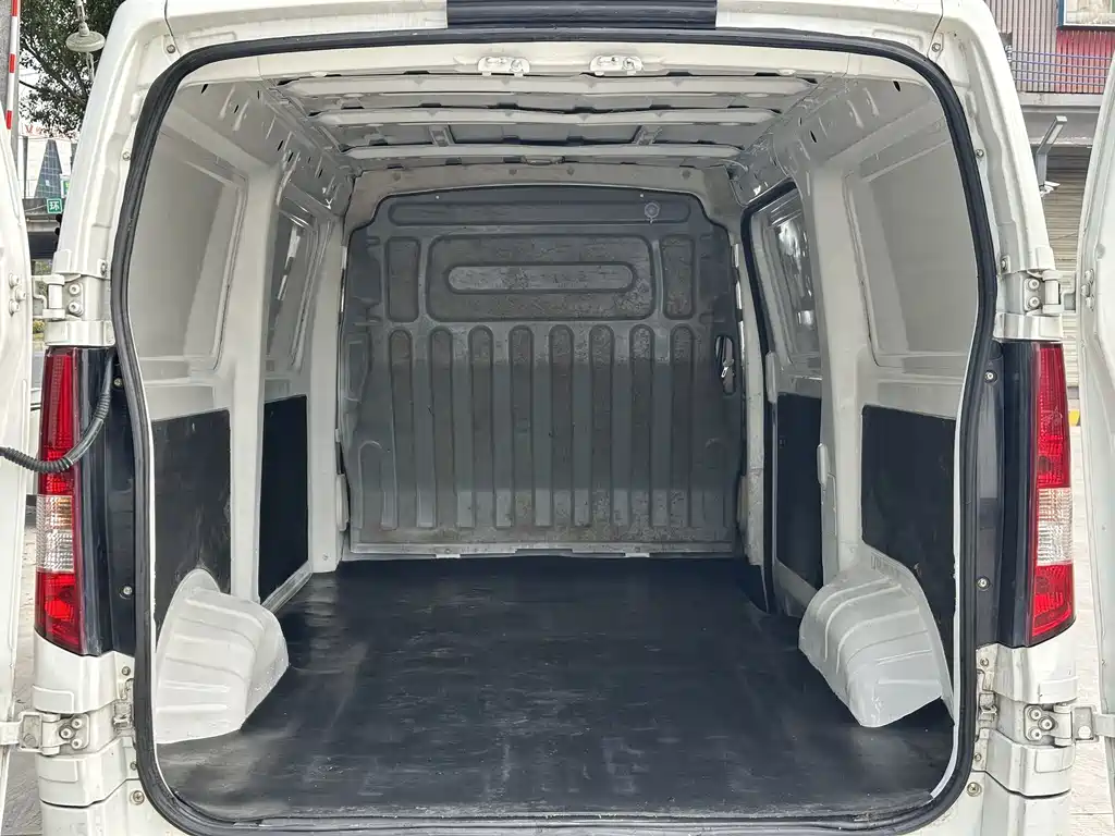 CHANGAN CHANGAN RUIXING EM80