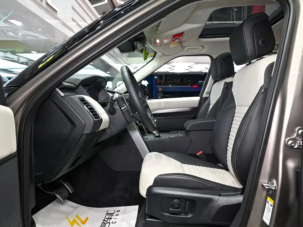Land Rover Discovery 2021 360PS R-Dynamic SE