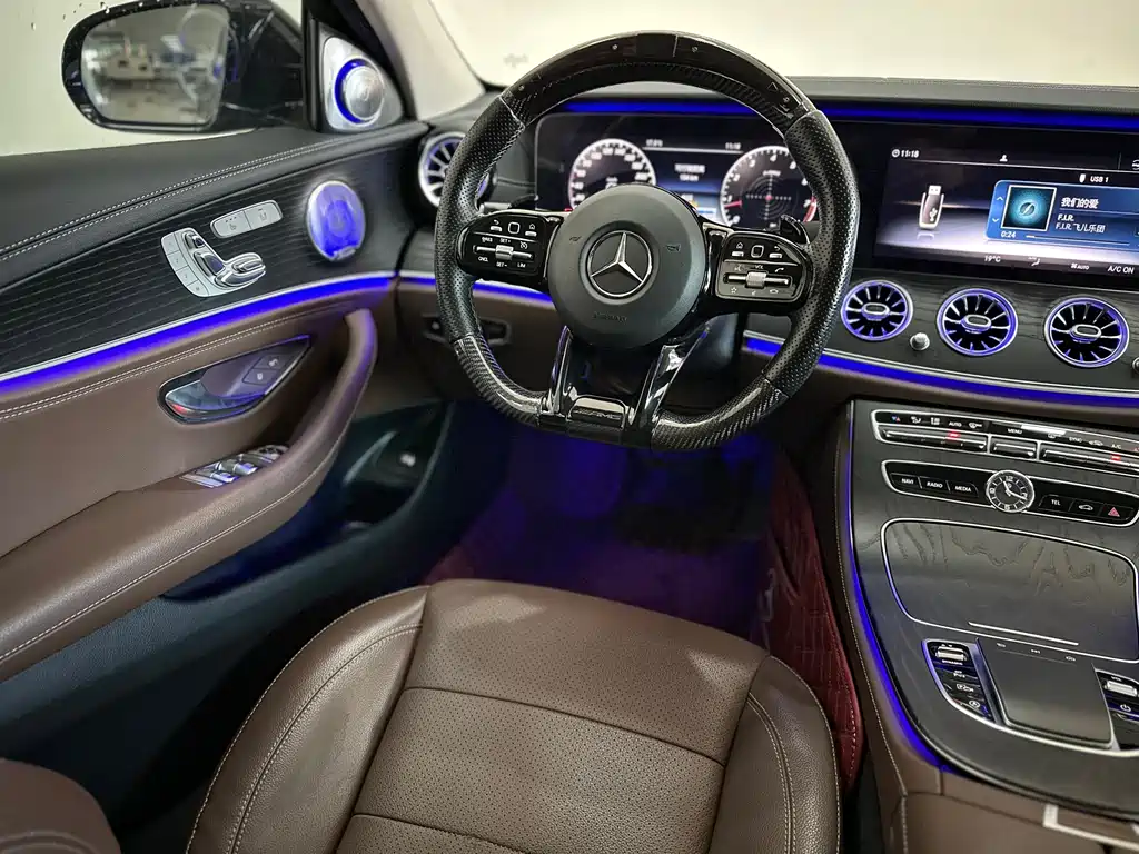 MERCEDES-BENZ E CLASS