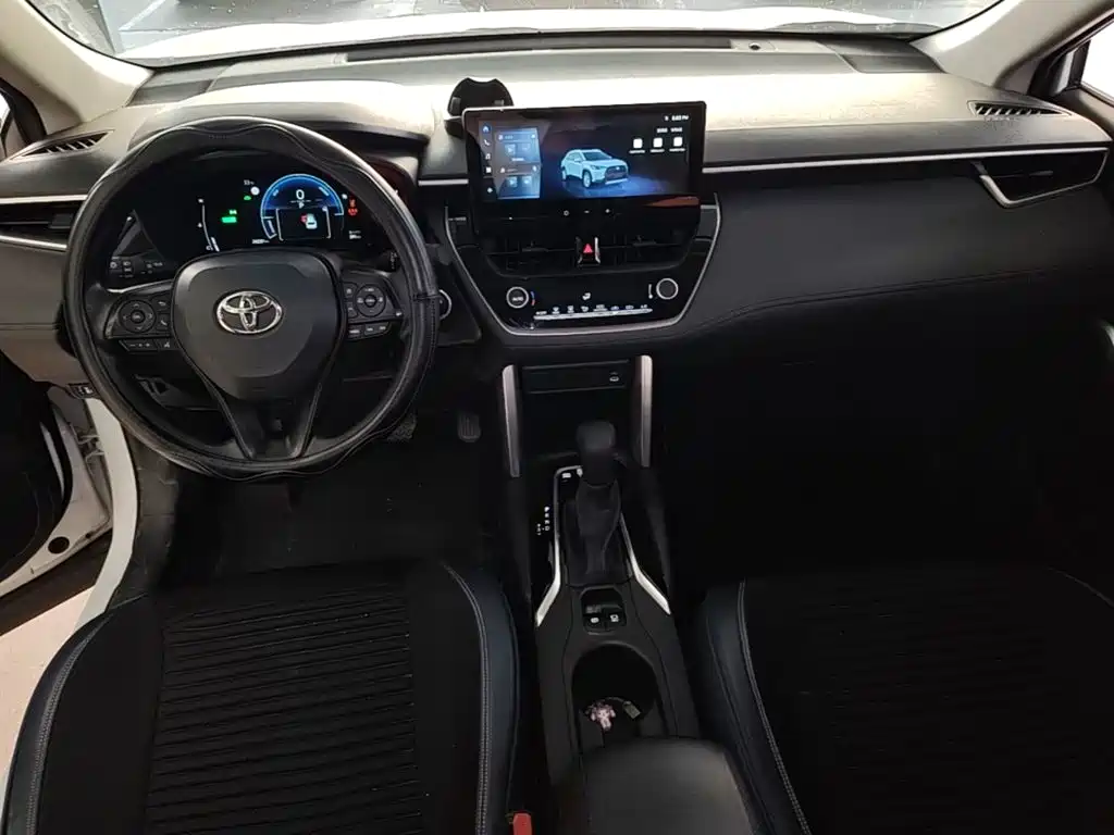 Toyota Corolla Cross — миниатюра 10
