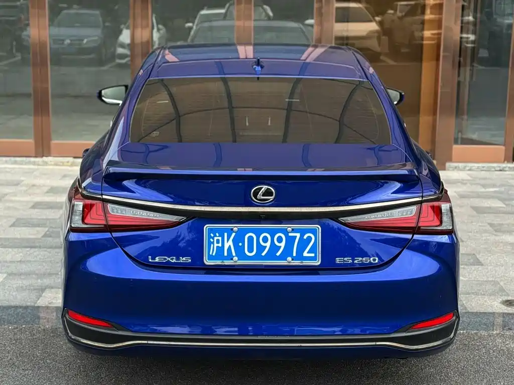 Lexus ES — миниатюра 8