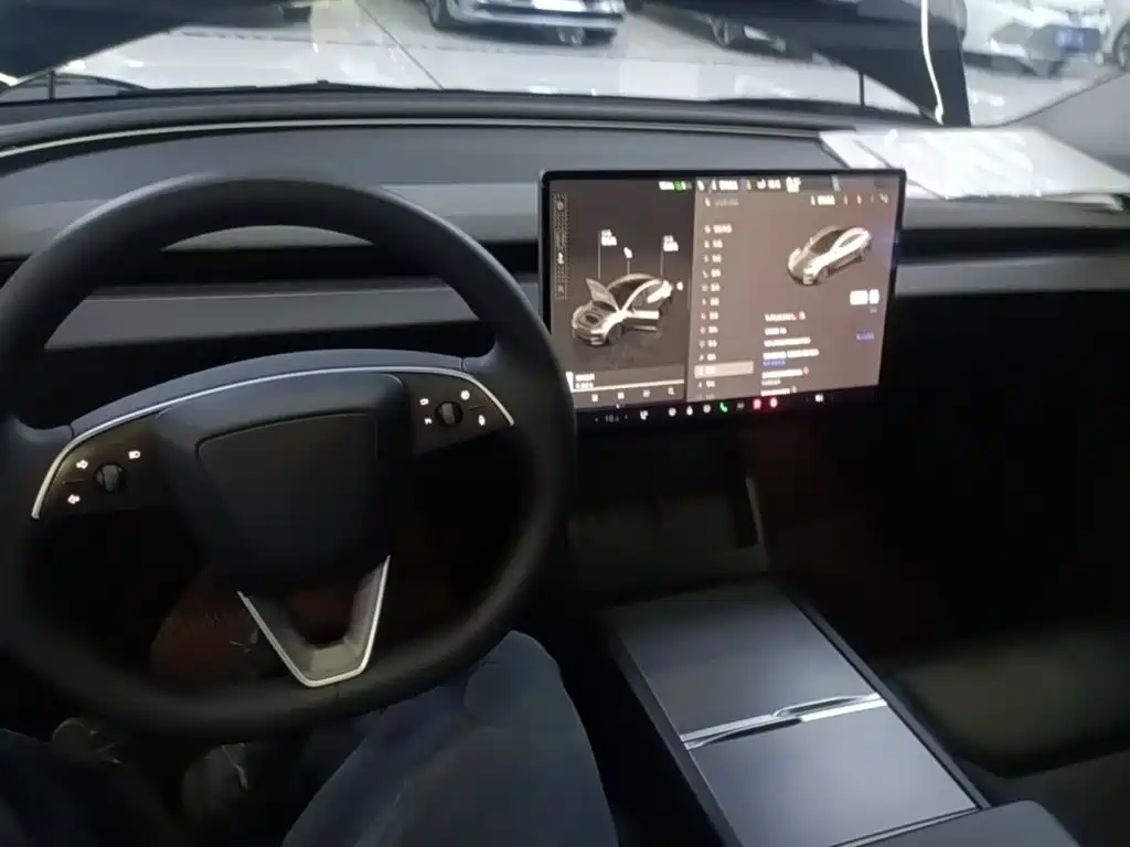 Tesla Model 3 — миниатюра 10