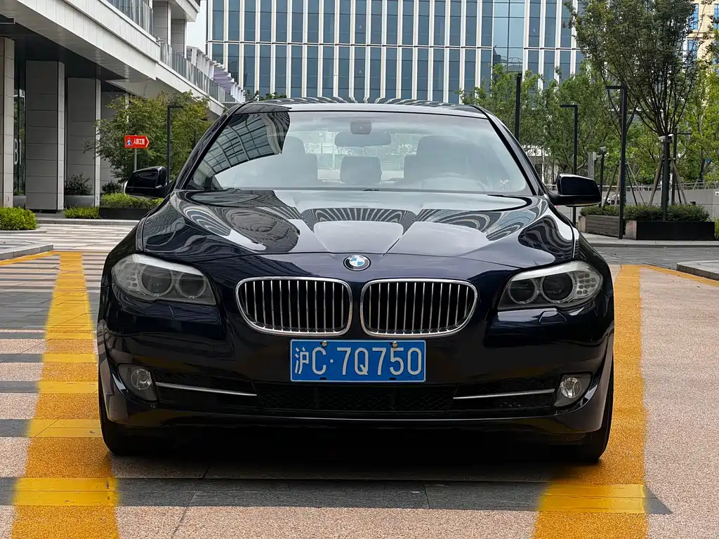 BMW 5 Series — миниатюра 2