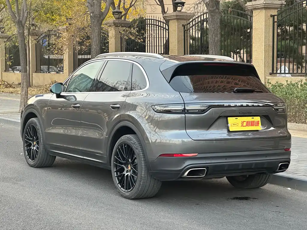 PORSCHE CAYENNE