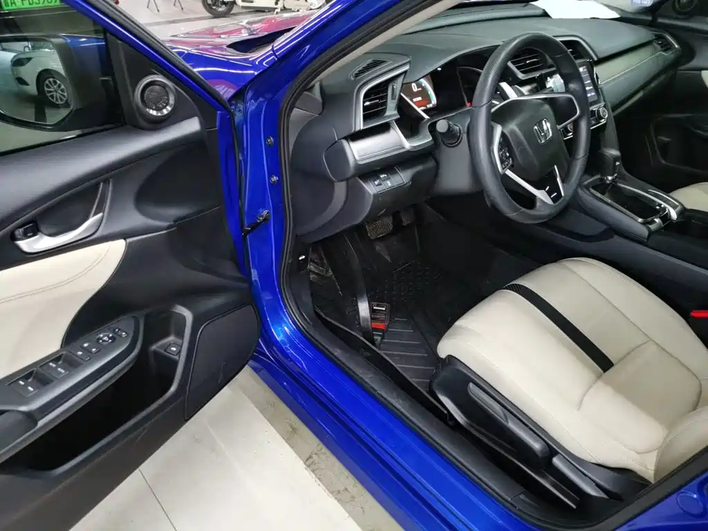 Honda Civic — миниатюра 16