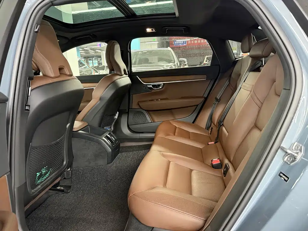 Volvo S90 — миниатюра 6