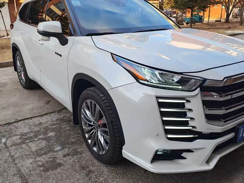 Toyota Highlander 2022 2.5L Luxury 7 мест