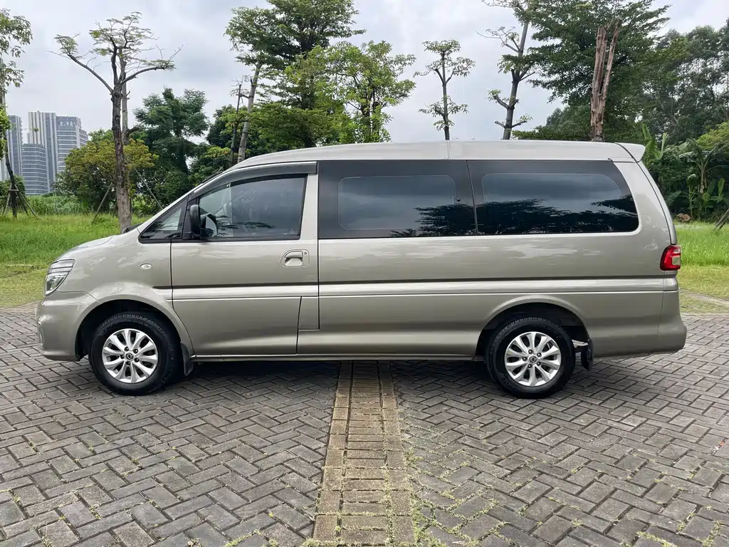 Forthing Lingzhi M5L 1.6L 7 seats Luxury Type China VI, фото 9