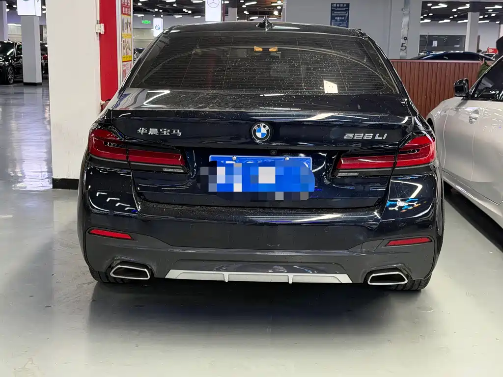 BMW 5 Series — миниатюра 14