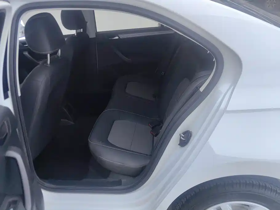 Volkswagen Santana — миниатюра 11